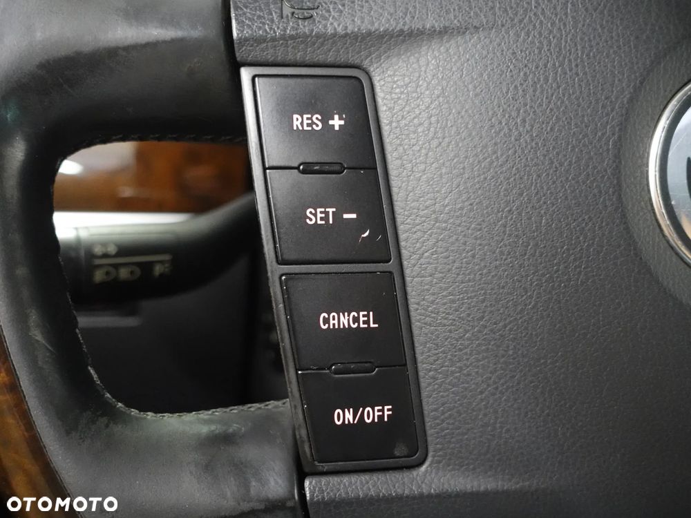 Volkswagen Touareg 5.0 V10 TDI Automatik - 37