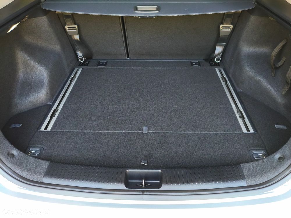 Kia Ceed 1.6 GDI L Business Line - 36