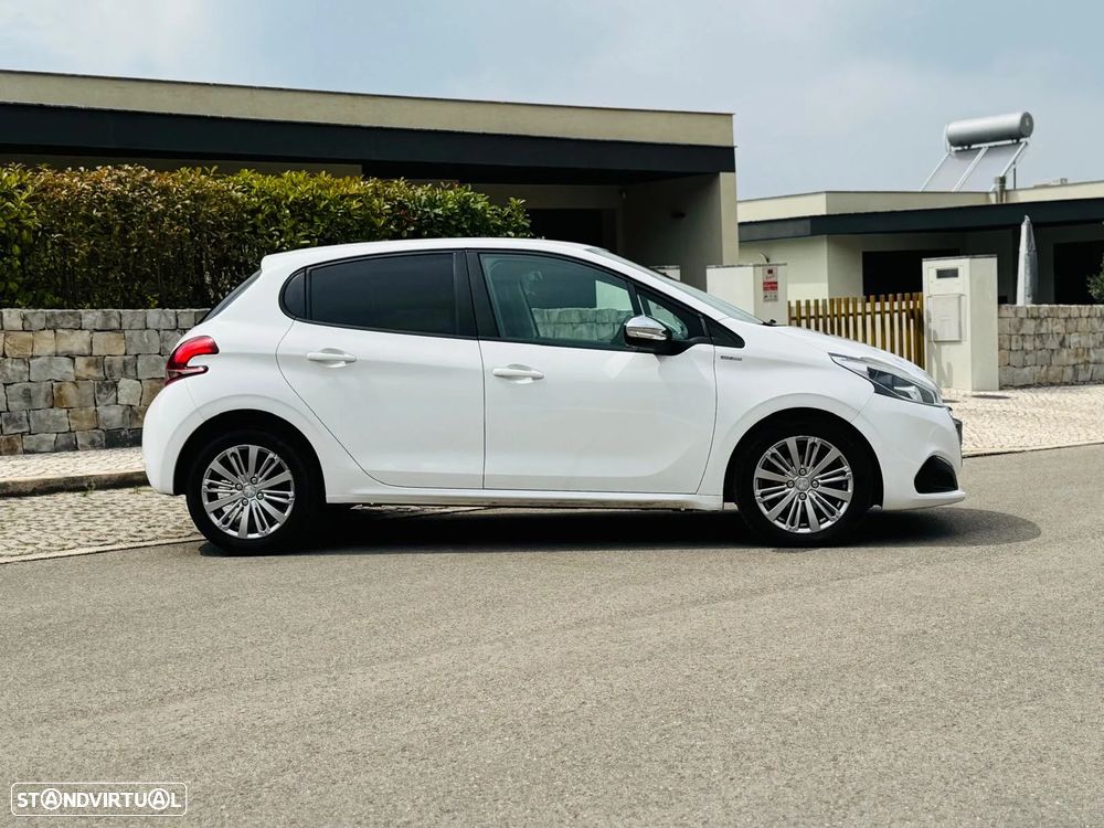 Peugeot 208 1.6 BlueHDi Style - 8