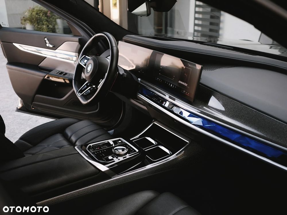 BMW Seria 7 - 12