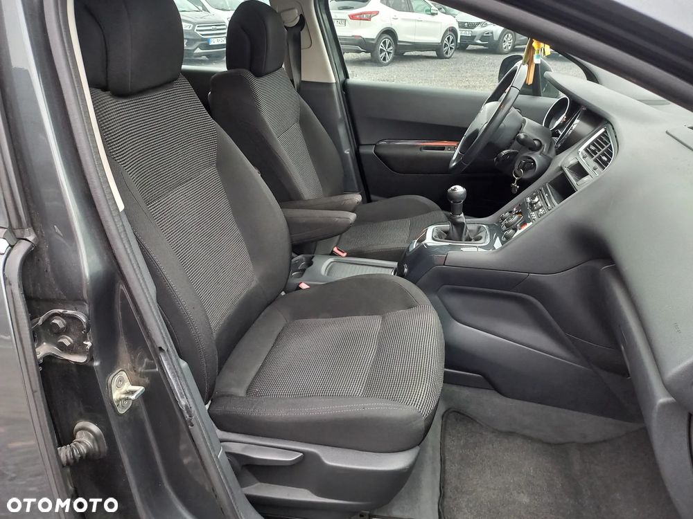 Peugeot 5008 - 16