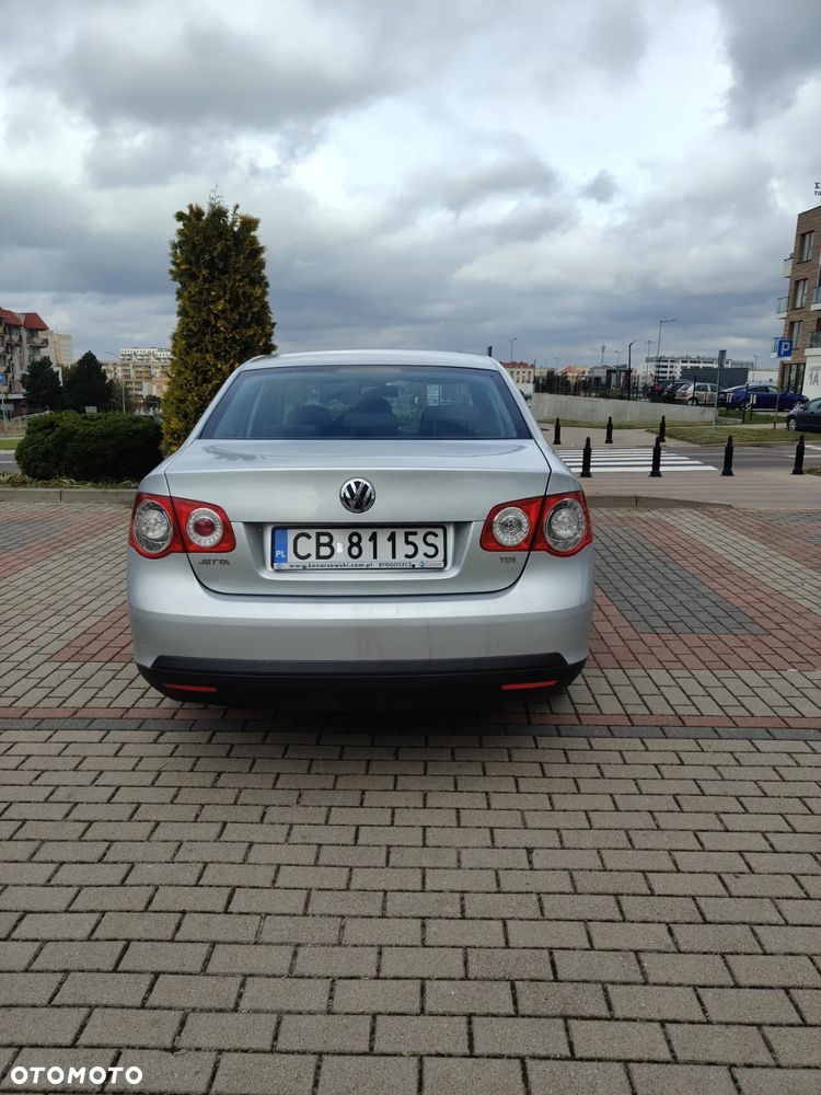 Volkswagen Jetta 1.9 TDI Trendline - 3