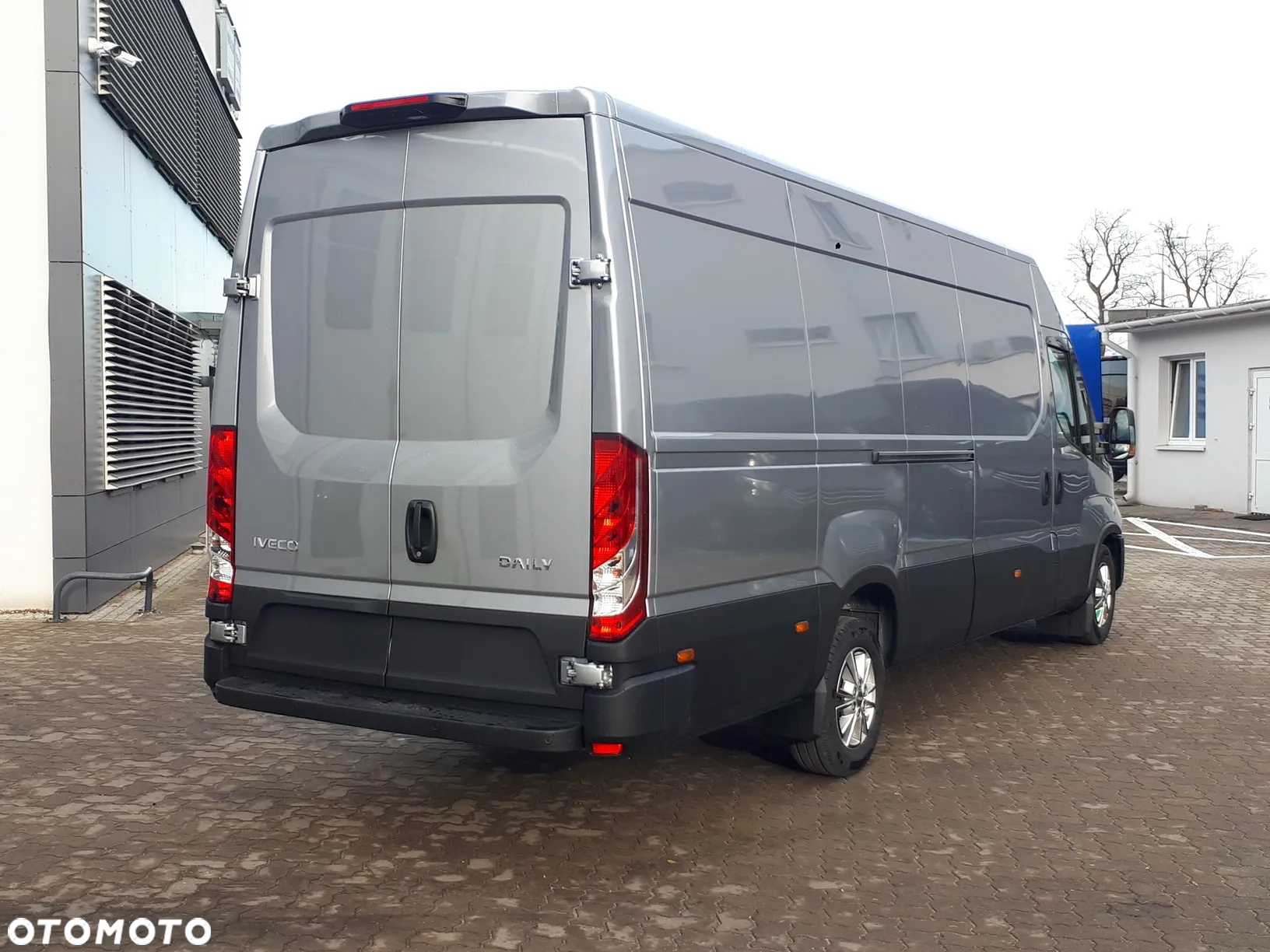 Iveco 35S18HA8V, rocznik 2025, srebrny metalizowany, - 3