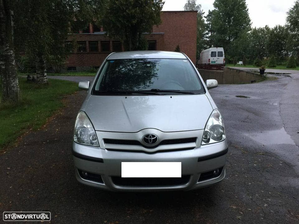 Toyota Corolla Verso 2.0 D-4D - 1