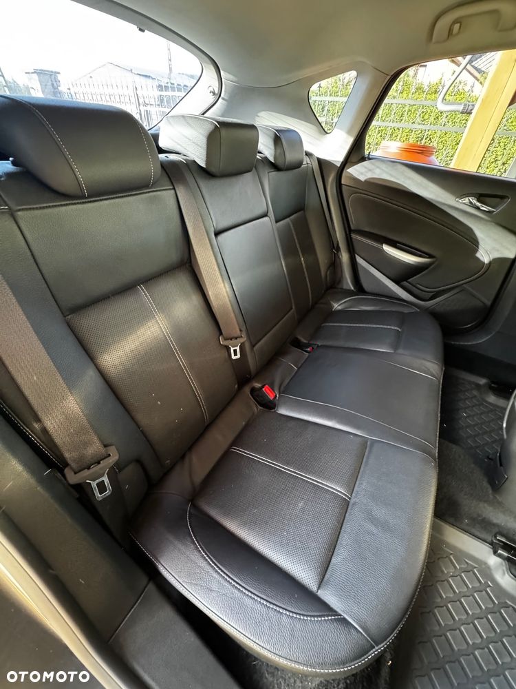Opel Astra 1.6 T Cosmo - 26