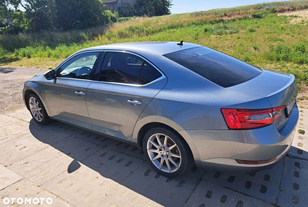 Skoda Superb 2.0 TDI Ambition - 9
