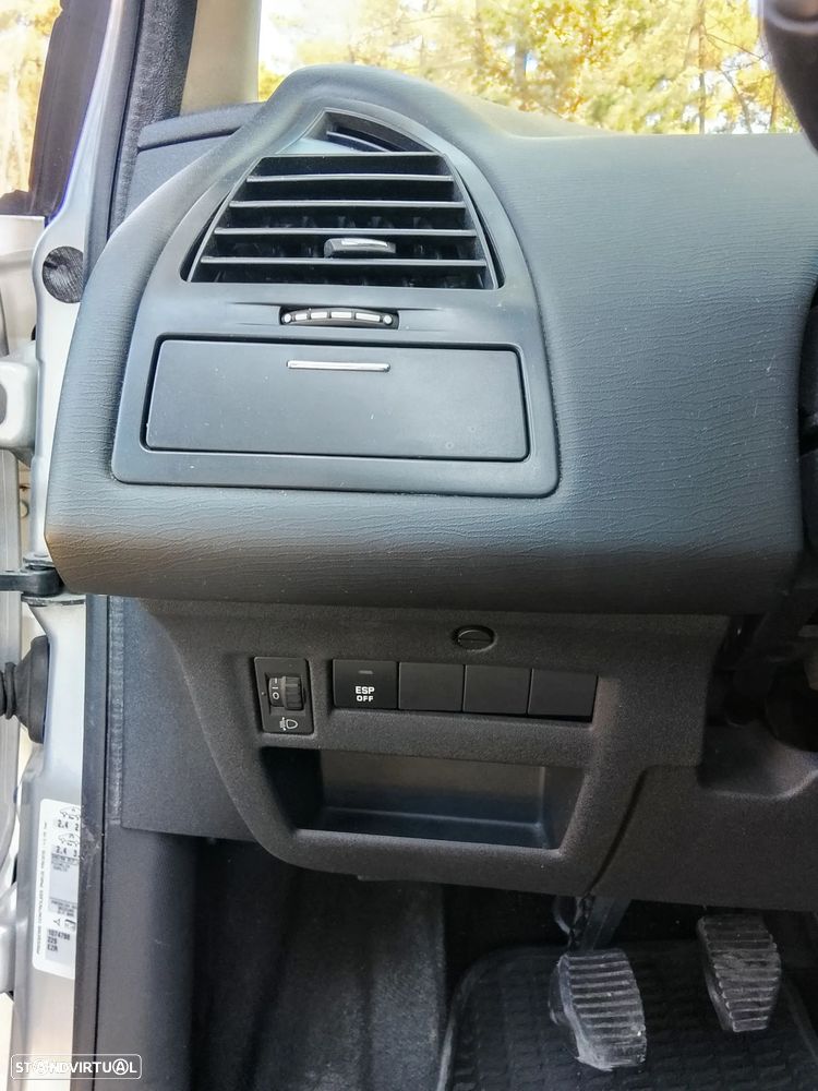 Citroën C4 1.6 HDi 110 VTR Pack - 11