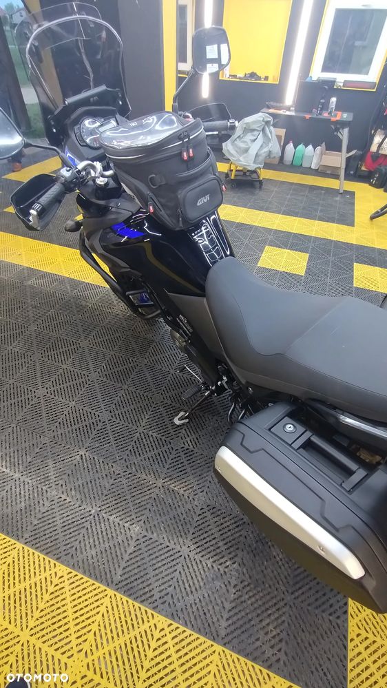 Suzuki V-STROM - 16