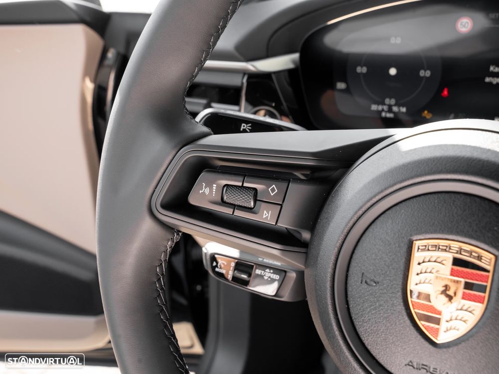 Porsche Macan Electric 4 - 22