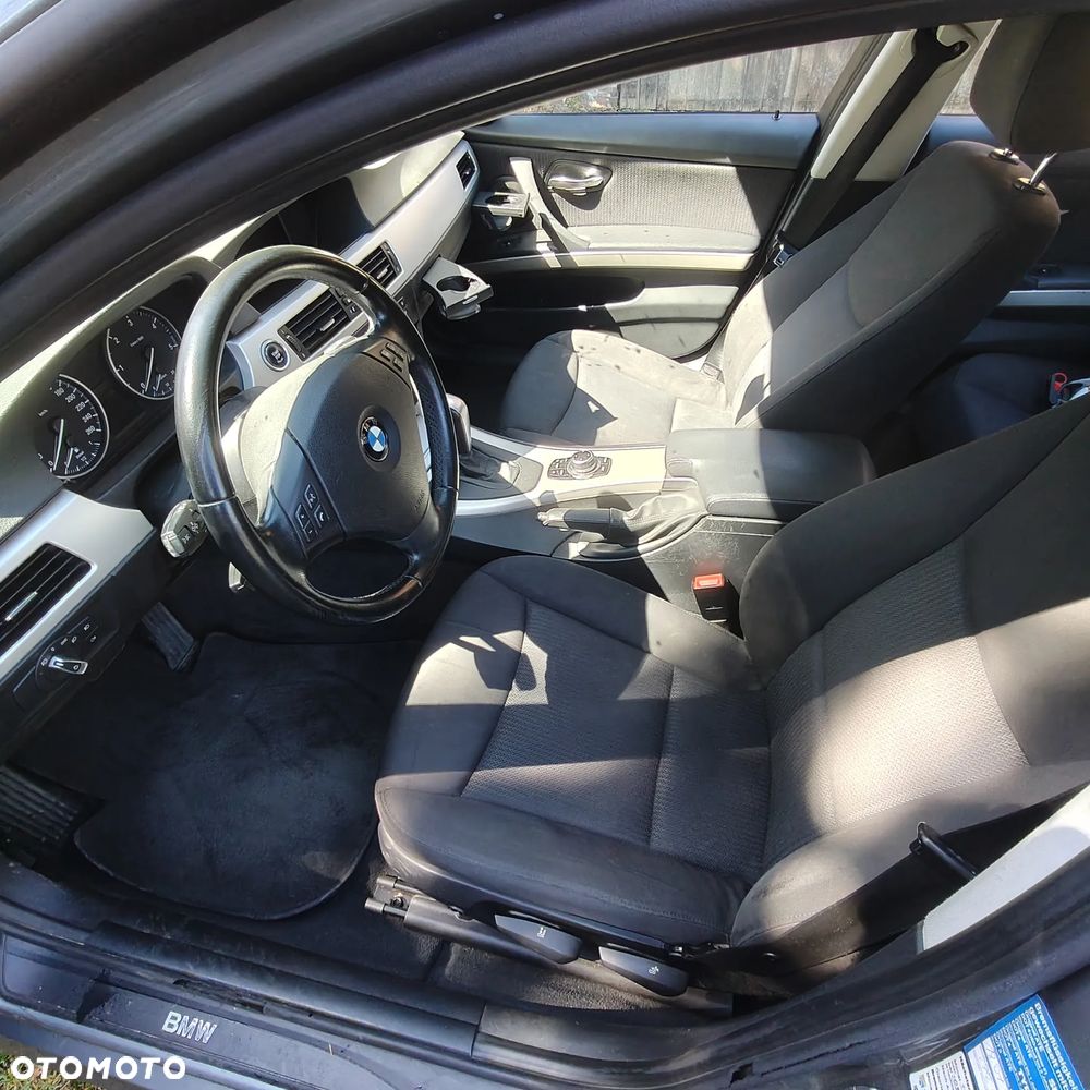 BMW Seria 3 318d - 11
