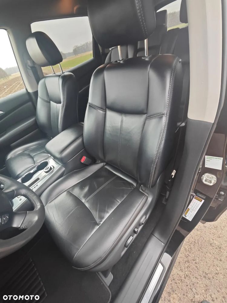 Nissan Pathfinder - 18