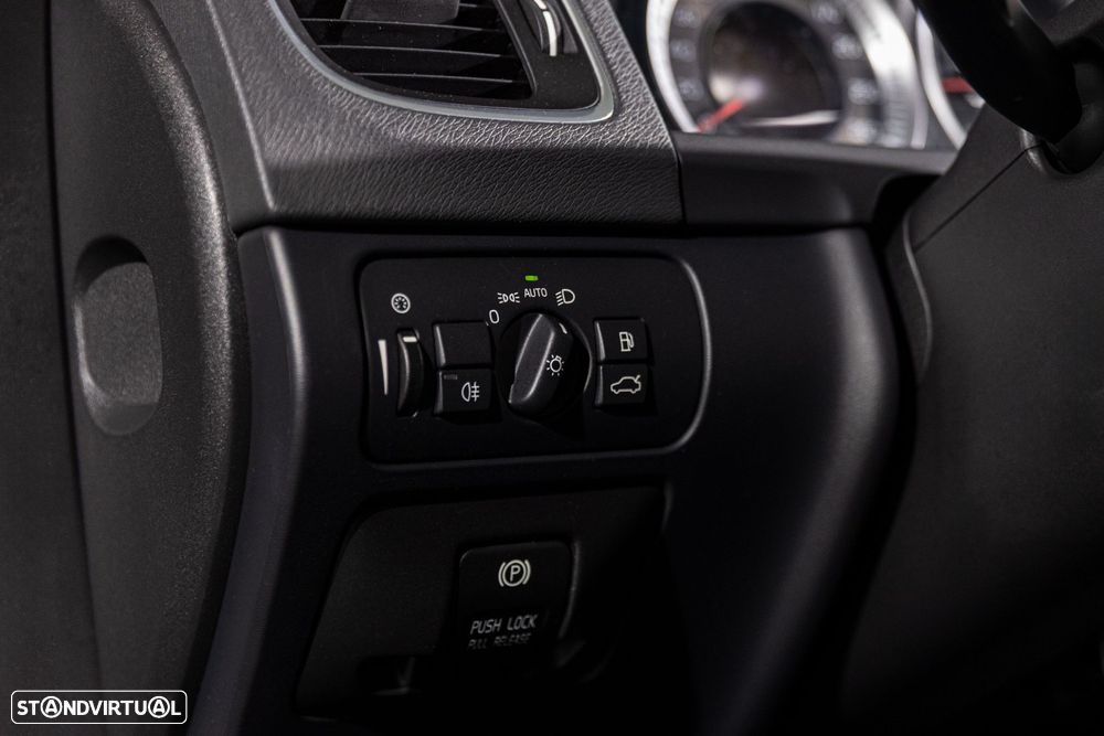 Volvo V60 2.0 D4 Kinetic - 25