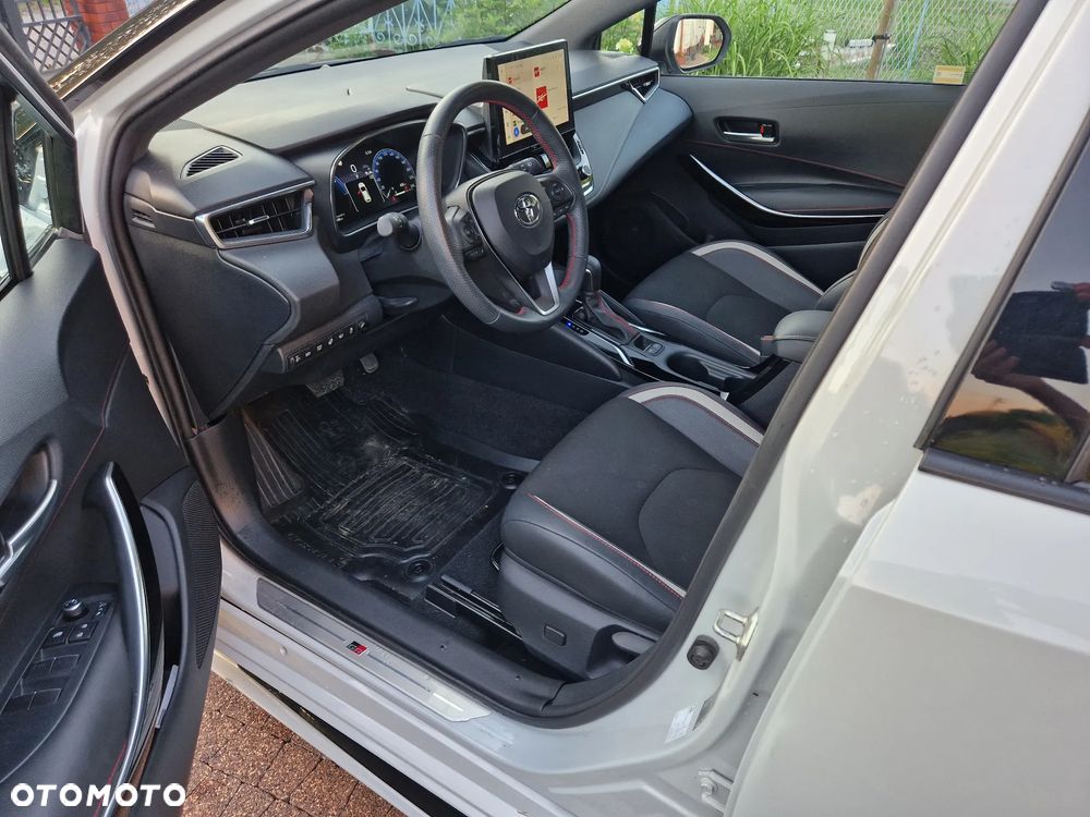 Toyota Corolla 2.0 Hybrid GR Sport Dynamic - 8