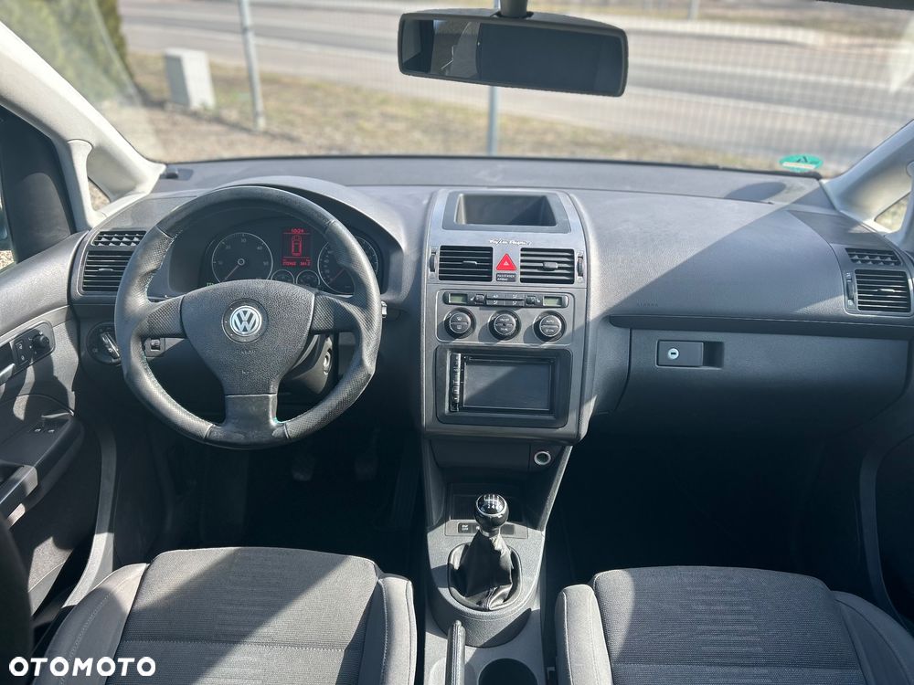 Volkswagen Touran 1.9 TDI DPF Conceptline - 8