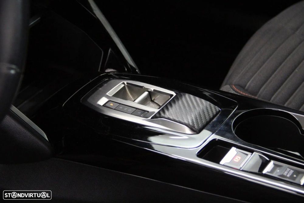 Peugeot e-2008 50 kWh Active Pack - 9