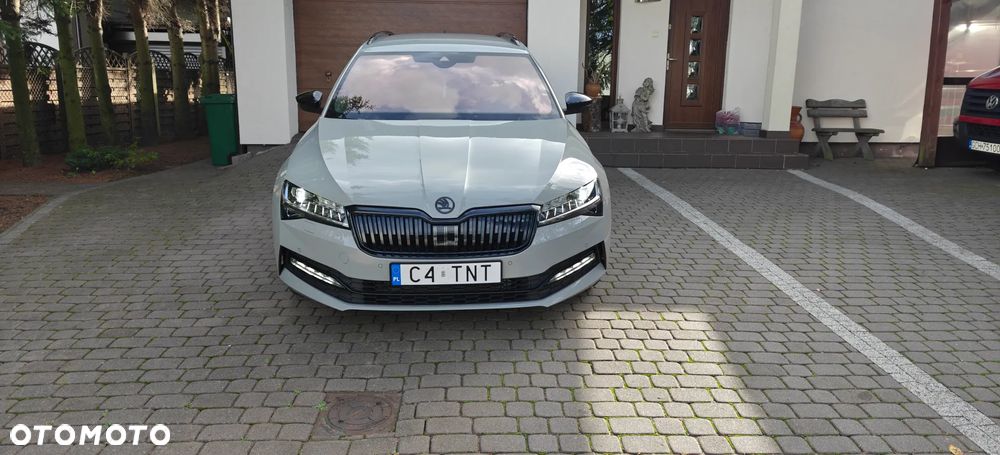 Skoda Superb 2.0 TDI SCR 4x4 Sportline DSG - 2