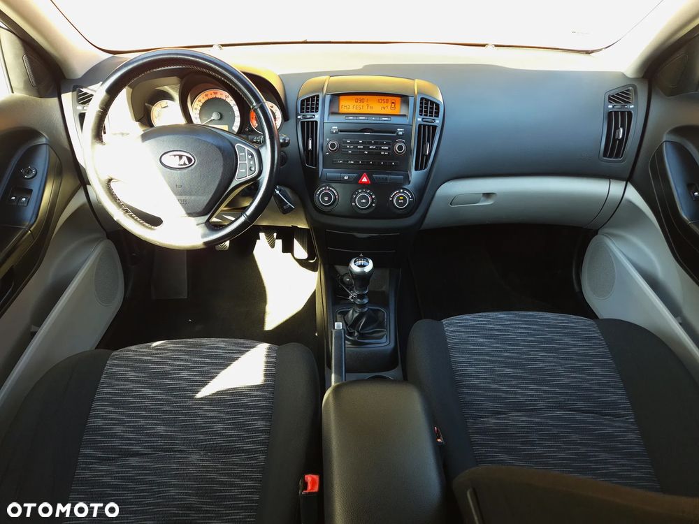 Kia ProCeed 1.6 CVVT LX - 27