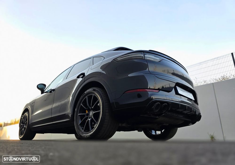Porsche Cayenne Coupé E-Hybrid - 9
