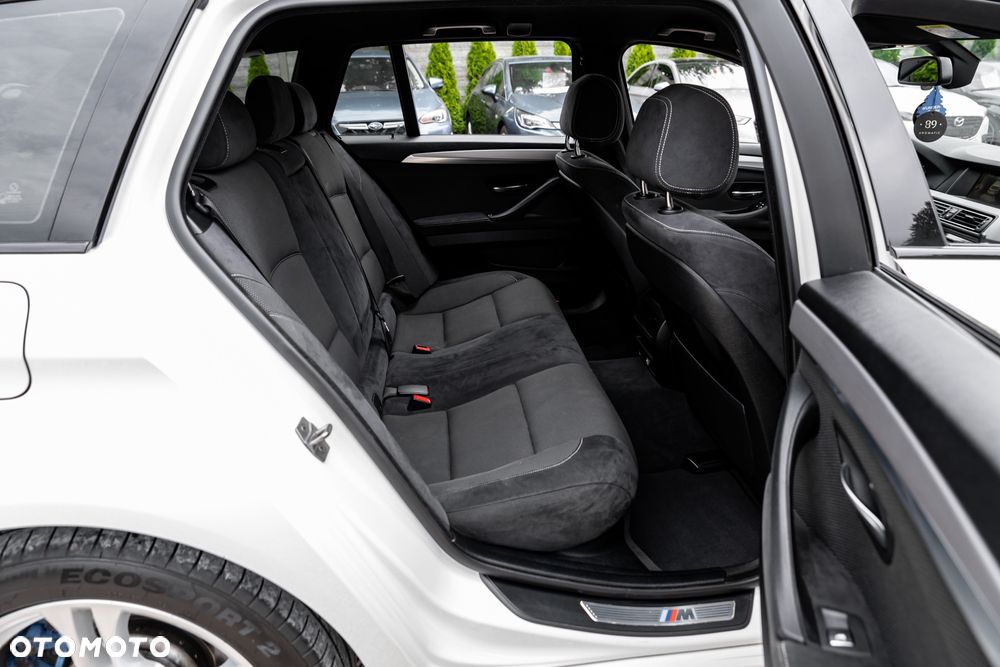 BMW Seria 5 520d Touring M Sport Edition - 22