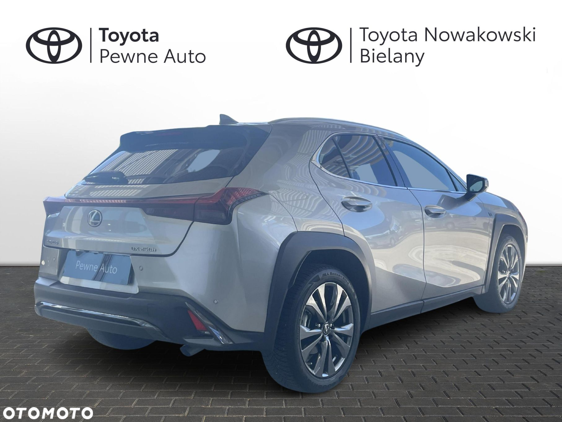 Lexus UX - 5