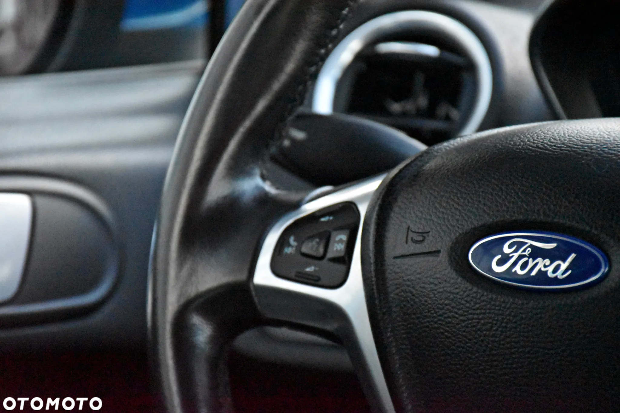 Ford Fiesta 1.0 EcoBoost Titanium - 32