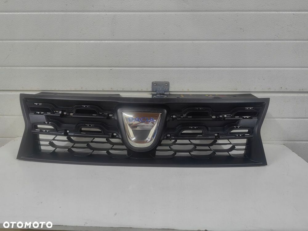 ATRAPA GRIL DACIA DUSTER 1 I LIFT 2013- 623100838R - 1