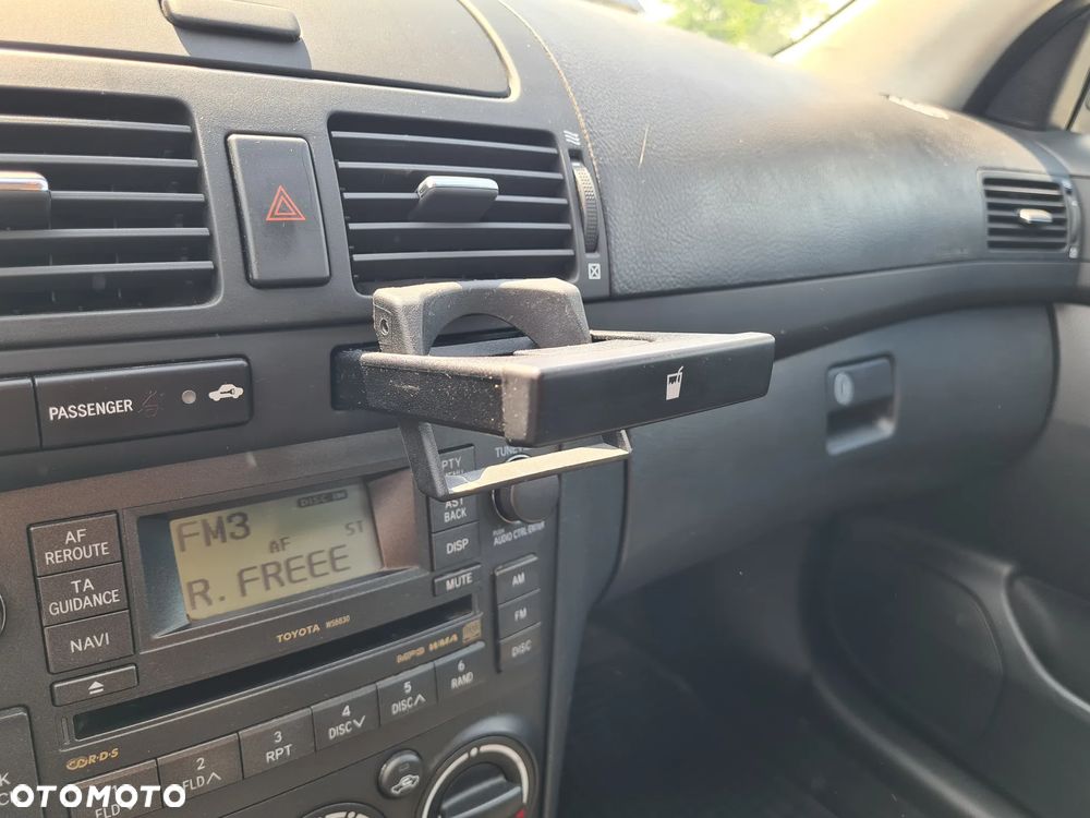 Toyota Avensis - 33