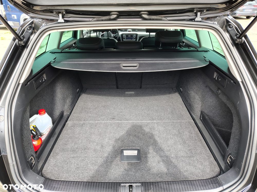 Volkswagen Passat 2.0 TSI Business DSG - 7