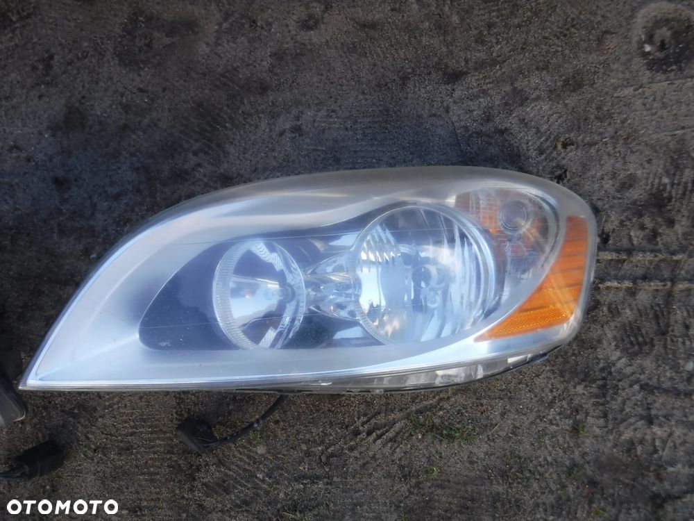 Volvo XC60 I lampa przod prawa lewa 30763146 30763145 - 2