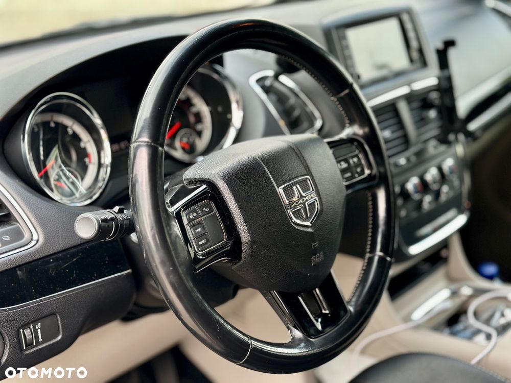 Dodge Grand Caravan - 7