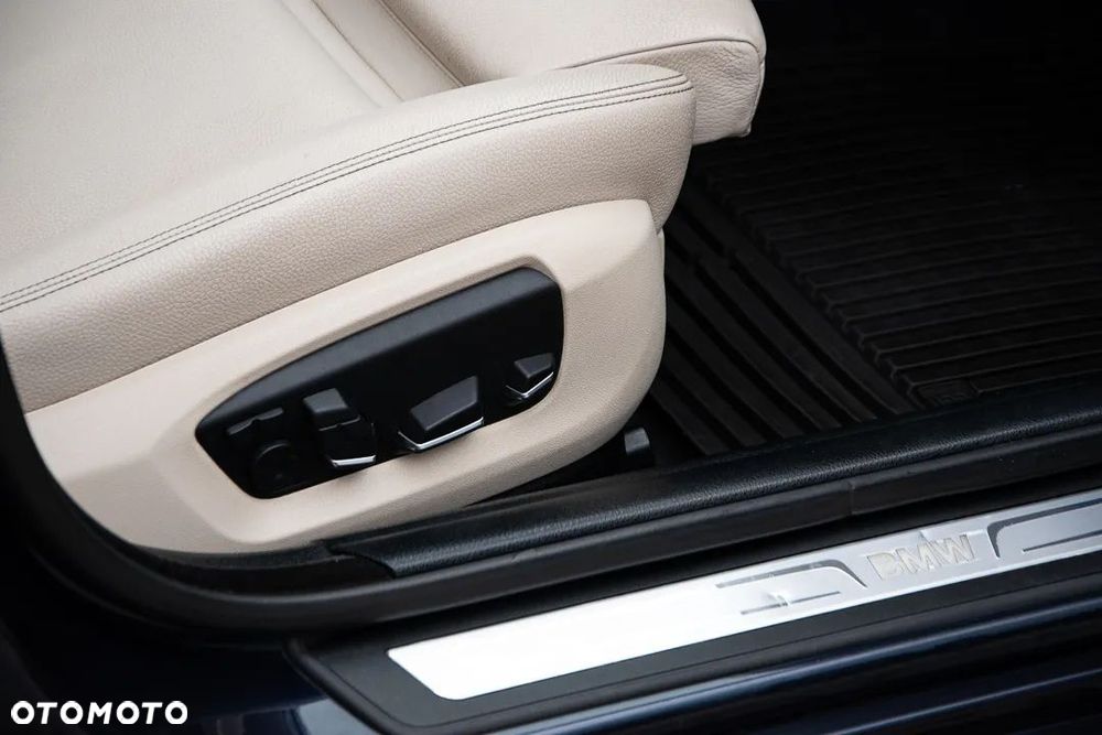 BMW Seria 5 520d Luxury Line - 24