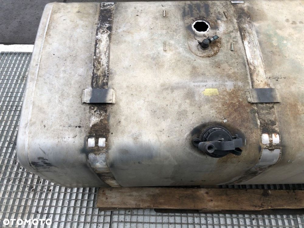 ZBIORNIK PALIWA  SCANIA P,G,R,T - series 2003 - 2022 R 380 279 kW [380 KM] 4x2 2004 1517309 - 8