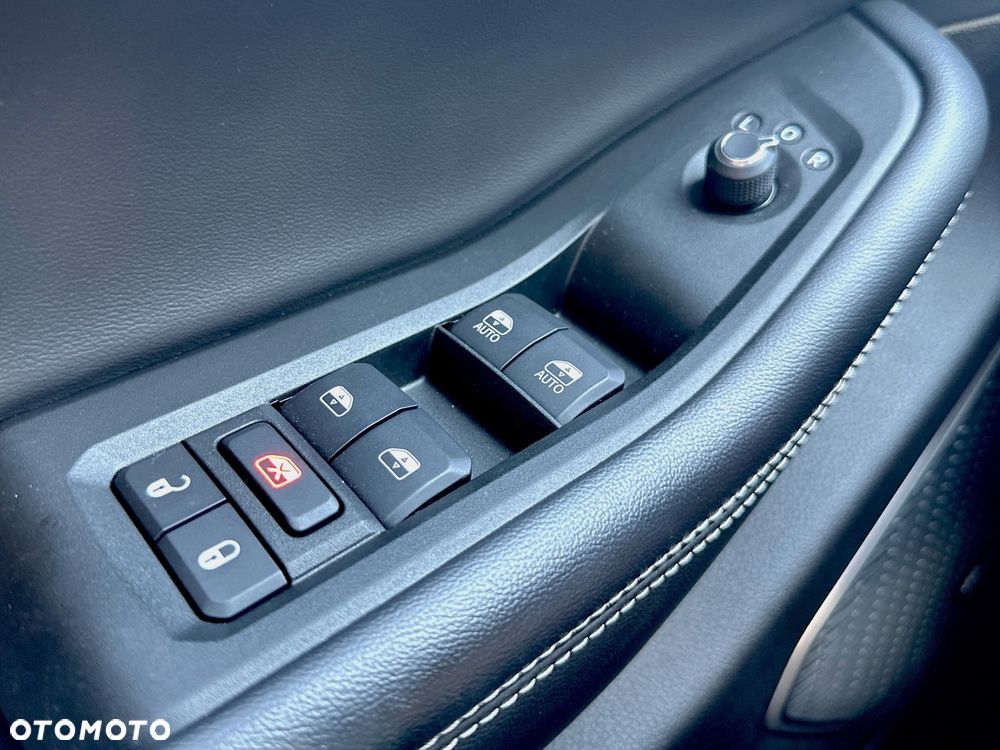 Jeep Grand Cherokee - 33