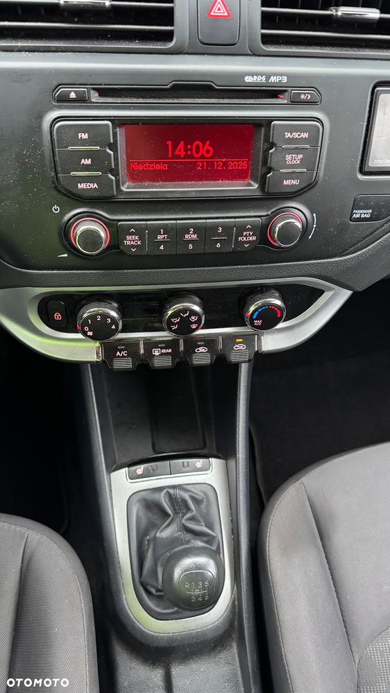 Kia Rio - 14