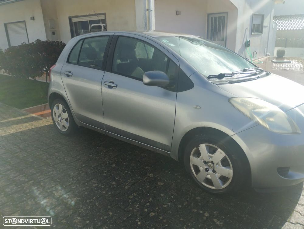 Toyota Yaris 1.0 VVT-i - 1