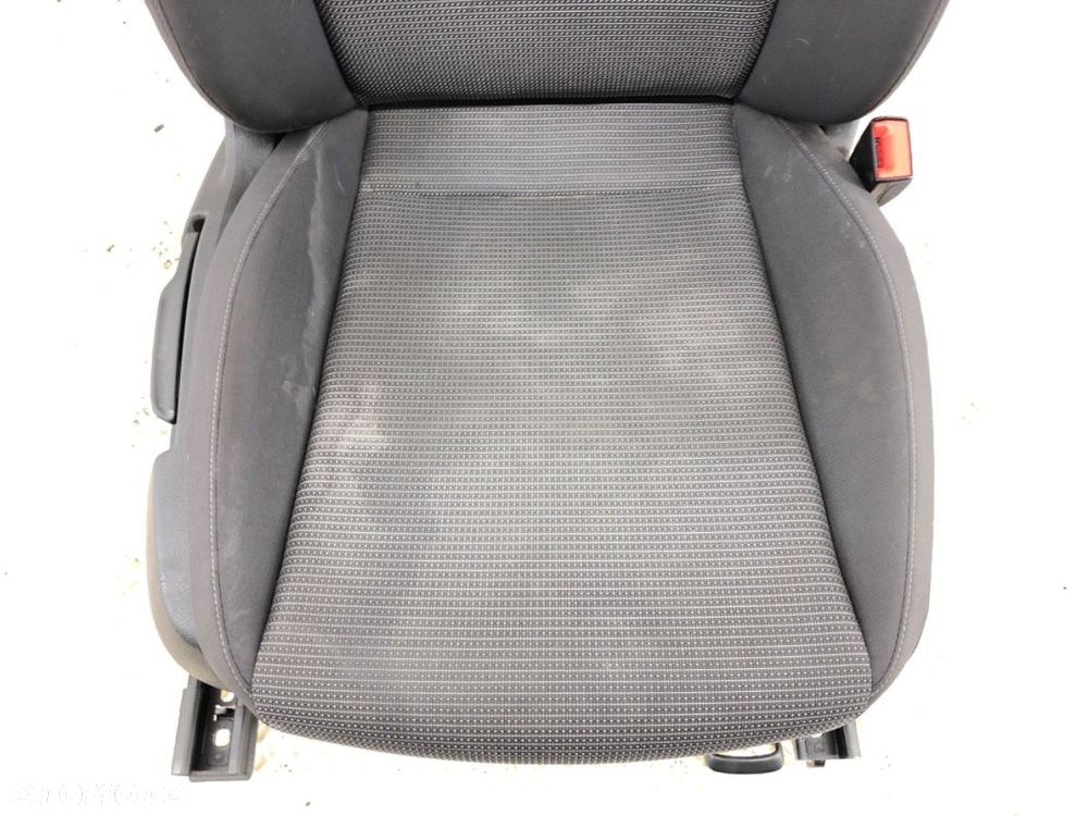 FOTEL PRAWY PRZÓD  SEAT LEON (5F1) 2012 - 2022 1.4 TSI 92 kW [125 KM] benzyna 2014 - 2022 - 3