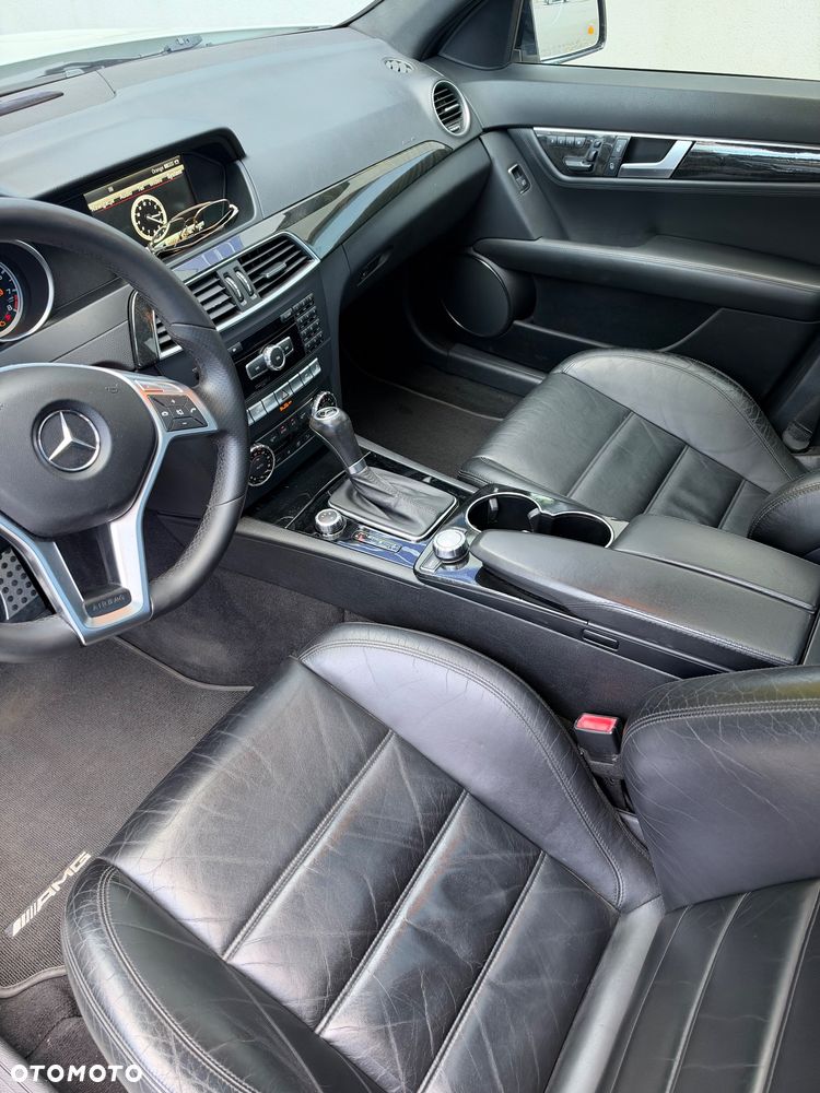 Mercedes-Benz Klasa C 63 AMG - 19