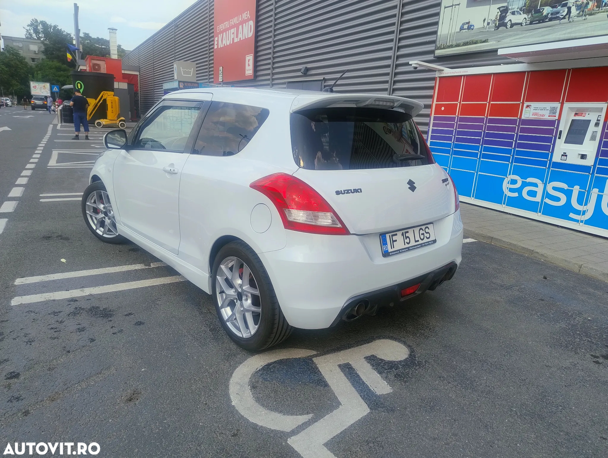 Suzuki Swift 1.6 Sport - 11