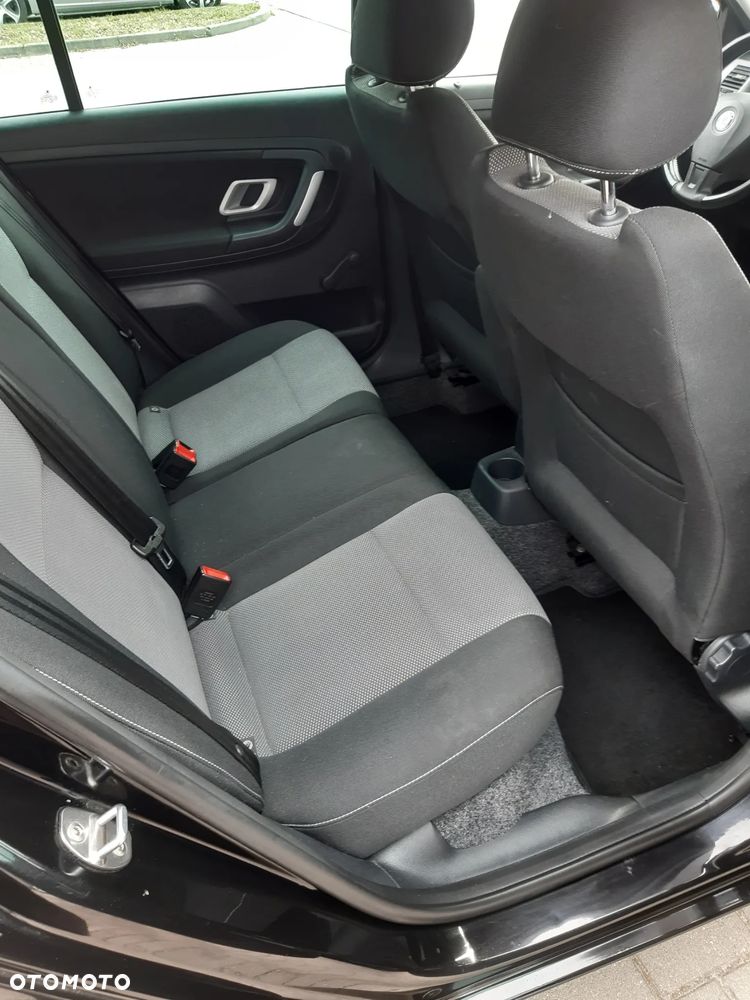 Skoda Fabia 1.6 16V Sport - 9