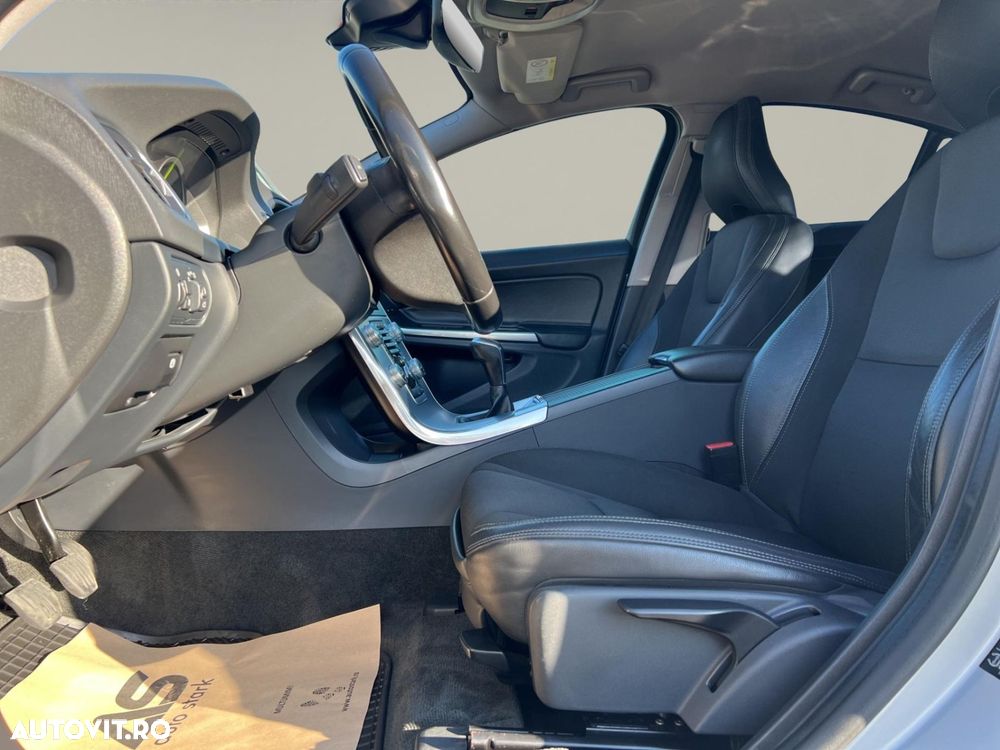 Volvo S60 D2 Momentum - 2