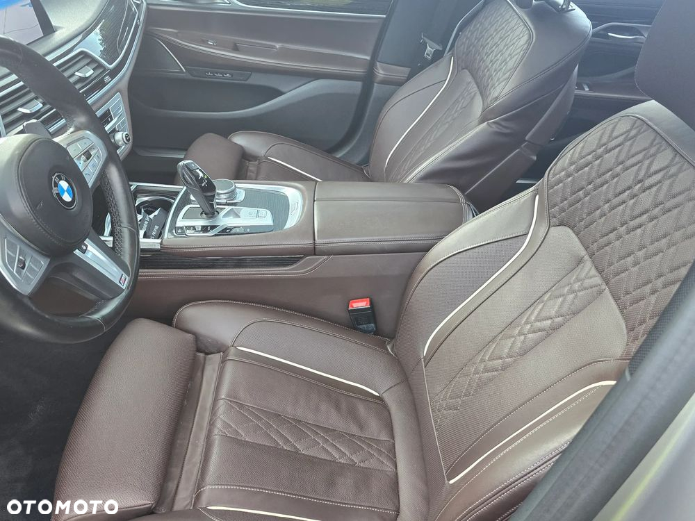 BMW Seria 7 750i xDrive sport - 15
