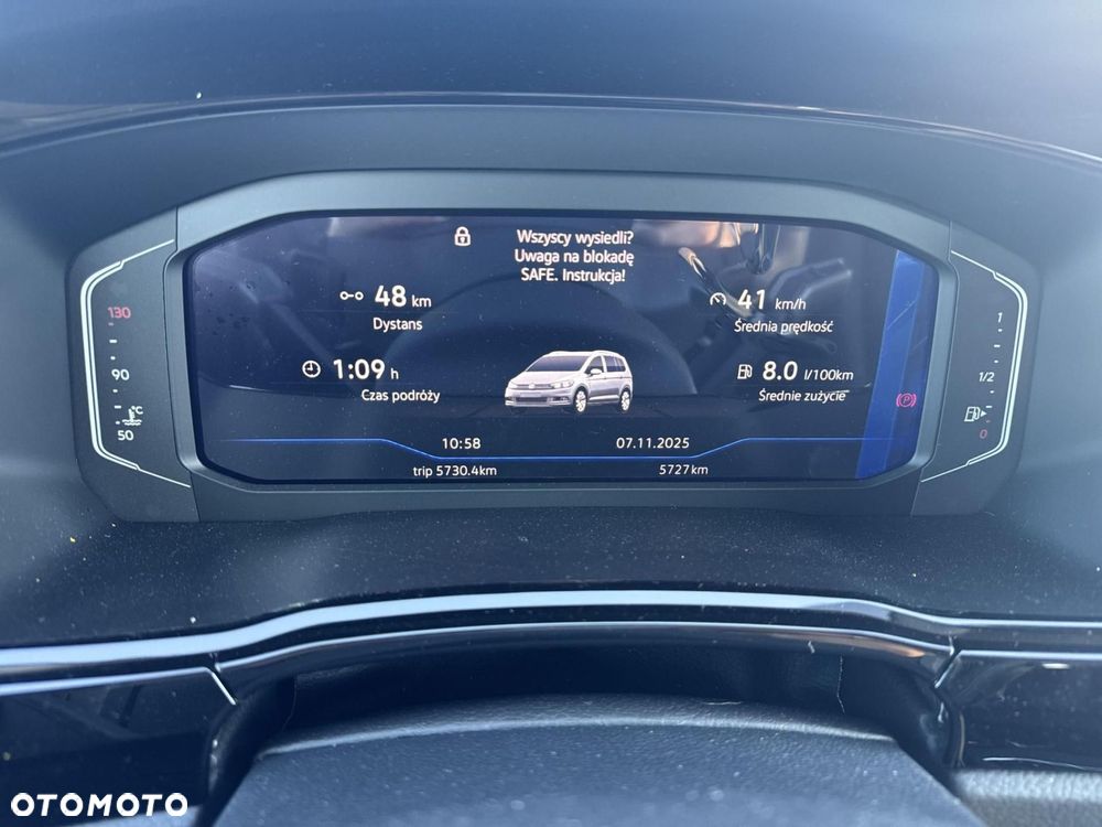 Volkswagen Touran - 11