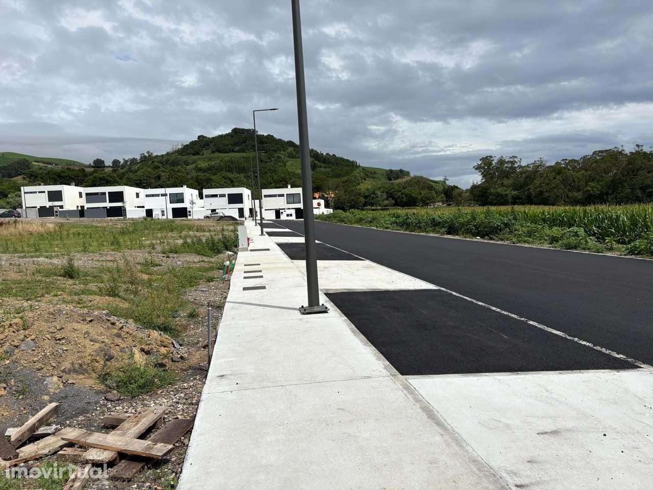 Lote para construção de moradia no Cabouco (Lagoa). - Grande imagem: 2/7