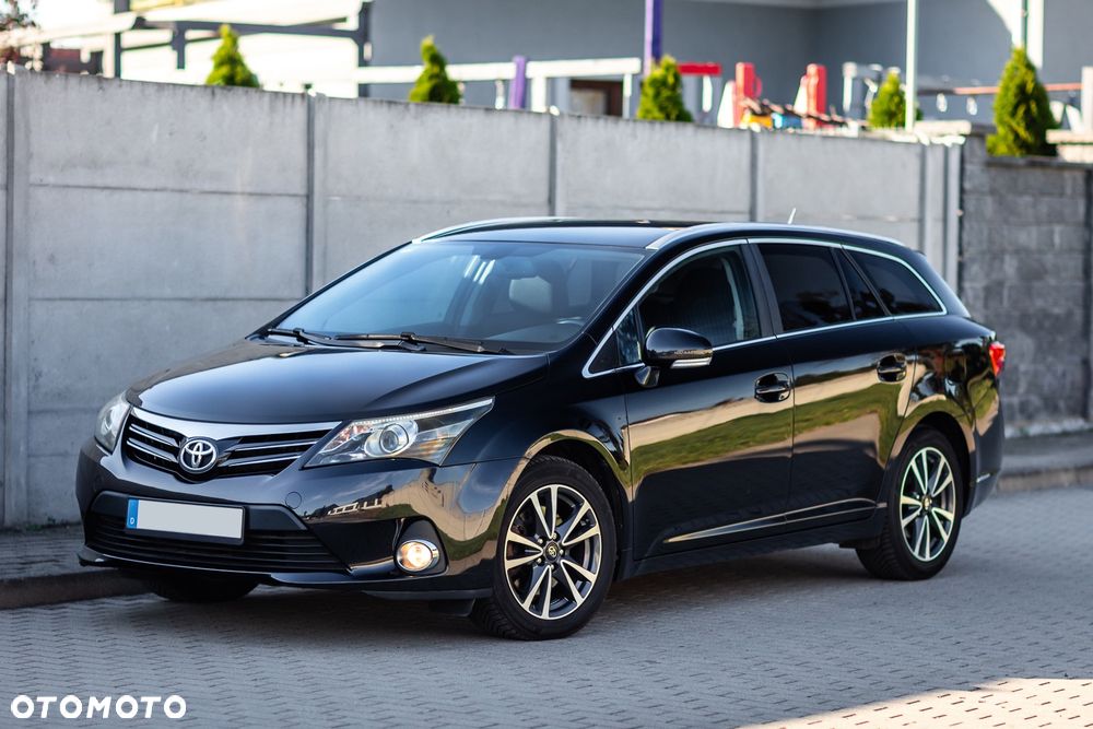Toyota Avensis 2.2 D-4D Executive - 3