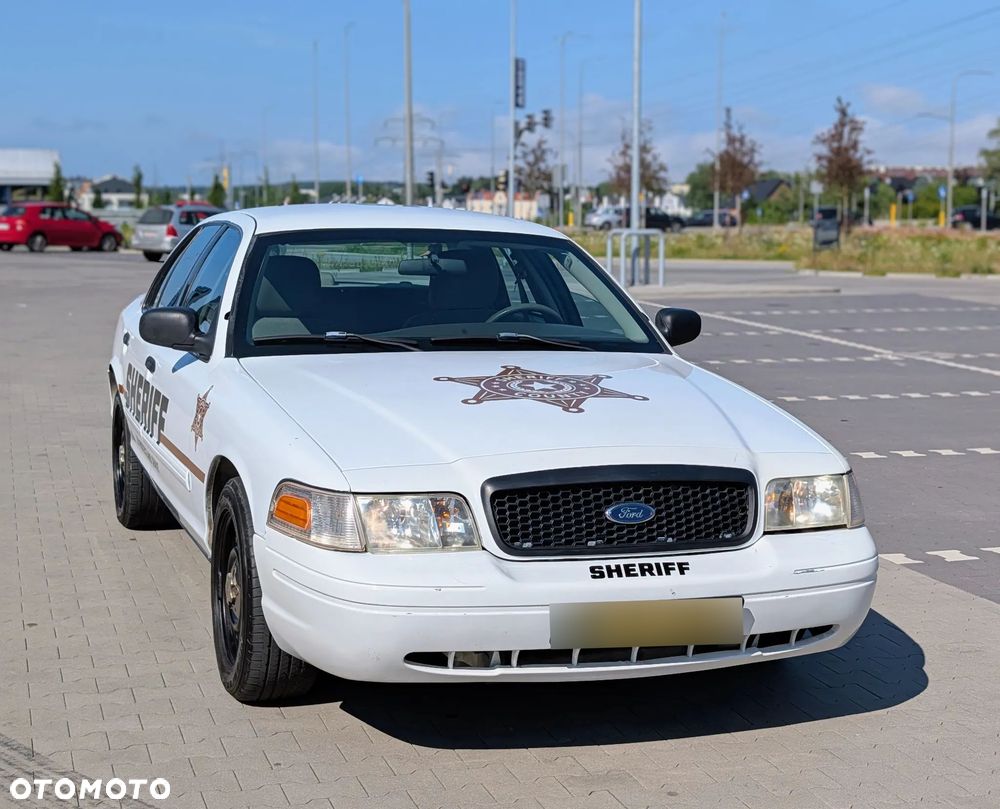 Ford Crown - 10