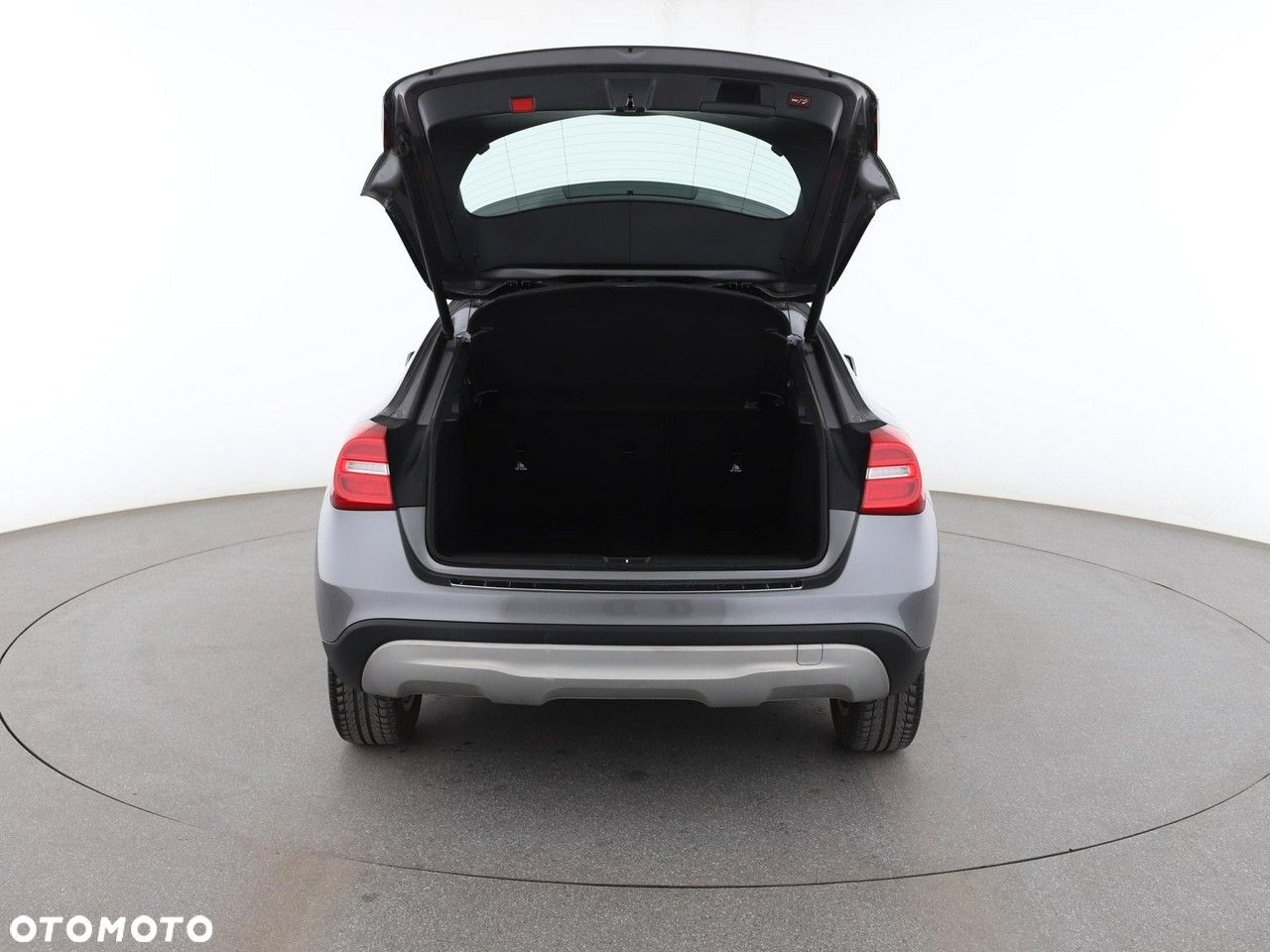 Mercedes-Benz GLA - 19