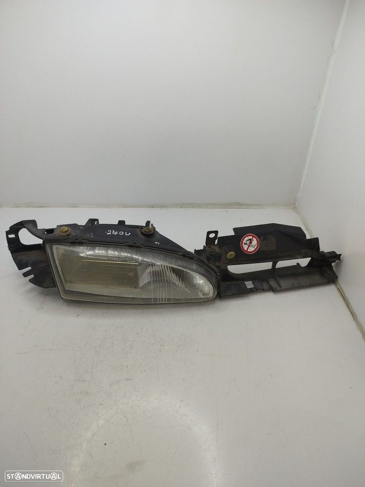 Farol/ Otica Dianteiro Dto Ford Mondeo I (Gbp) - 1