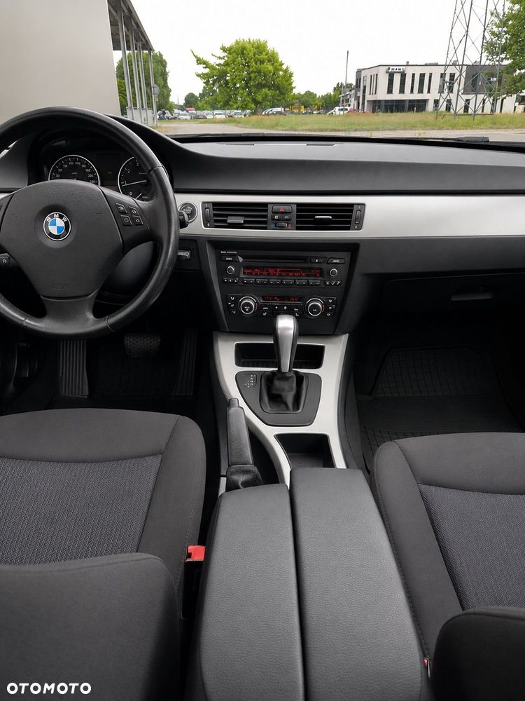 BMW Seria 3 318i - 7