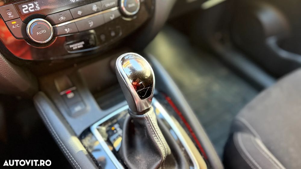 Nissan Qashqai 1.3 l MHEV X-Tronic N-Connecta - 8
