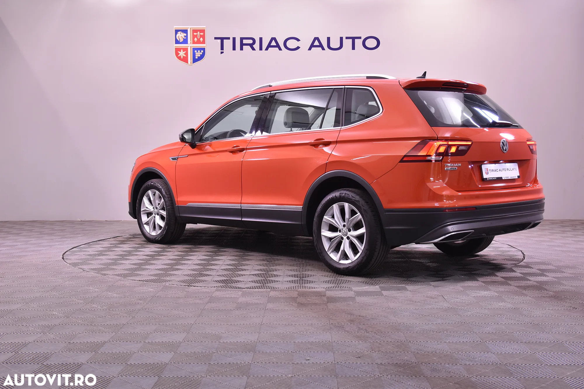 Volkswagen Tiguan Allspace 2.0 TDI DSG Life - 3
